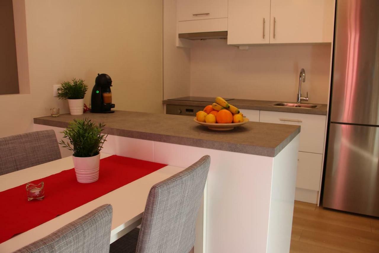 Casa Tomas - Lovely Townhouse In カンブリルス エクステリア 写真