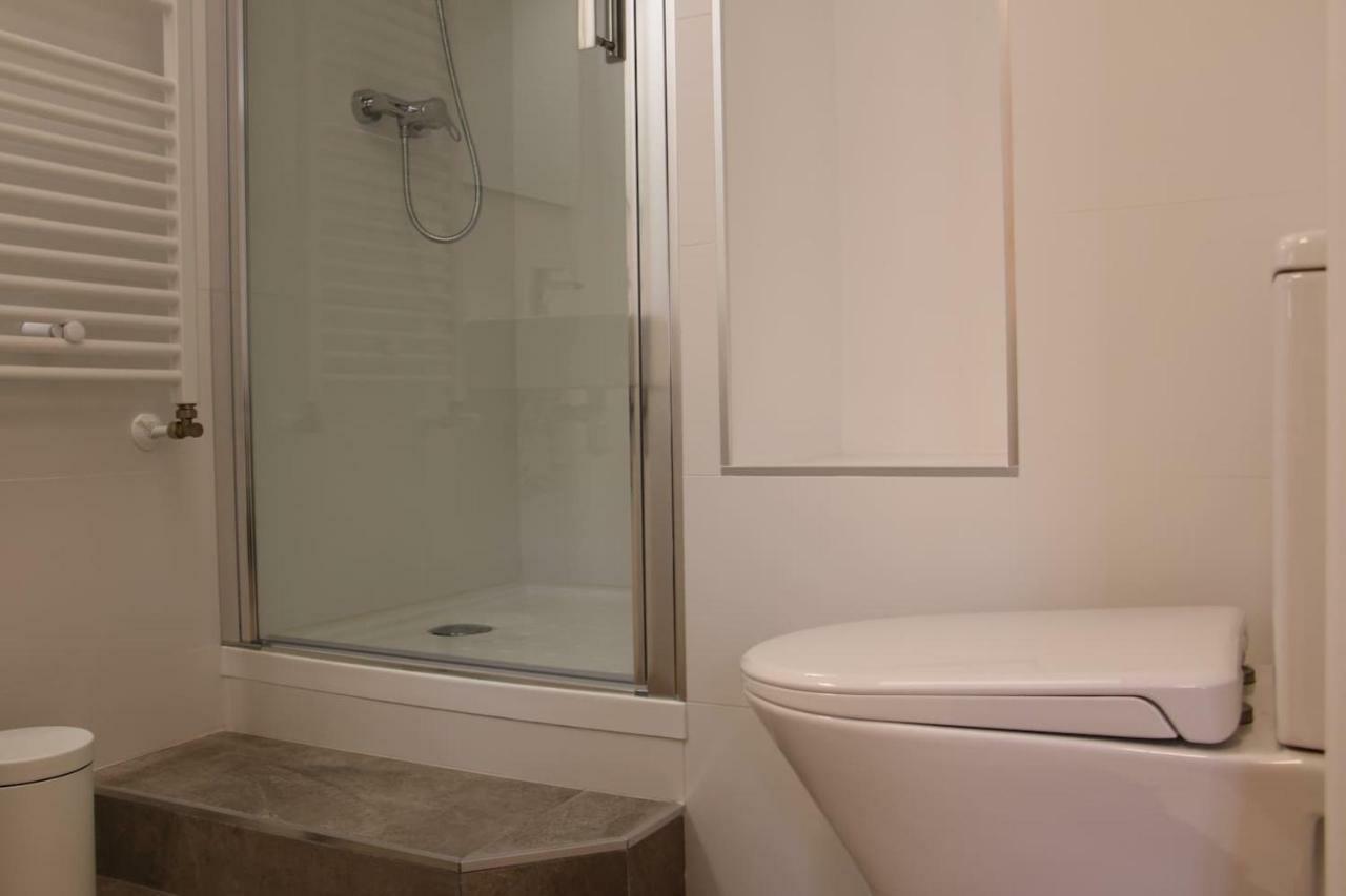 Casa Tomas - Lovely Townhouse In カンブリルス エクステリア 写真